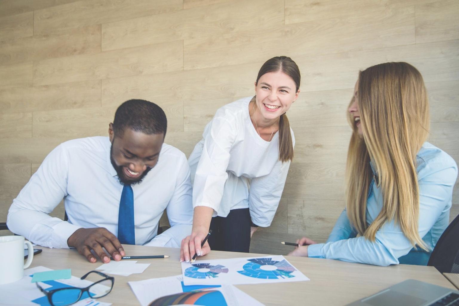 Seguimiento de progreso financiero con herramientas digitales